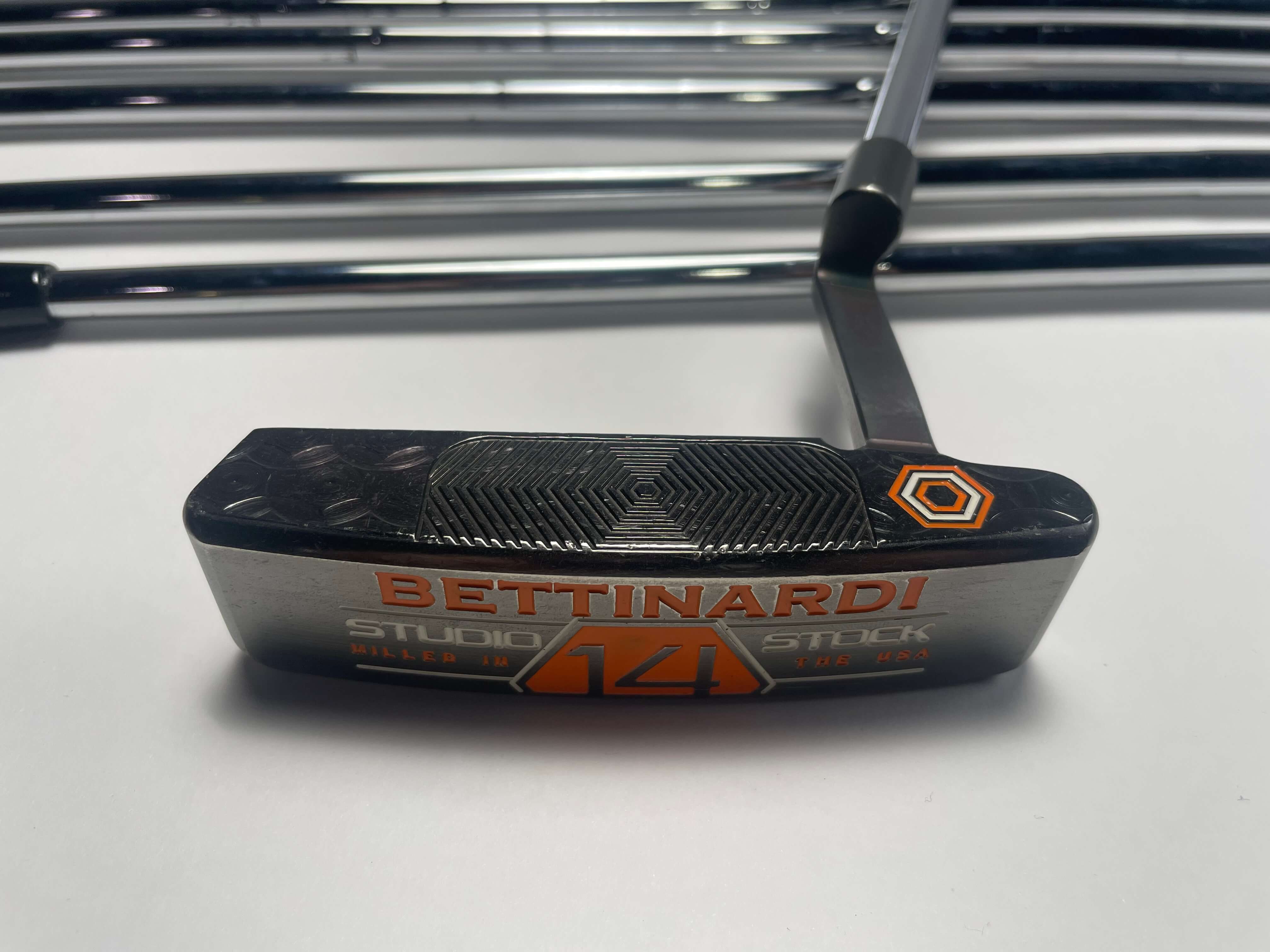 Picture of a putter.